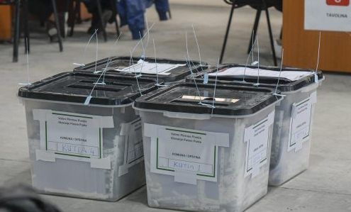 Publikohet heresi per cdo qark: Ja sa vota iu duhen kandidateve poshte vijes se kuqe